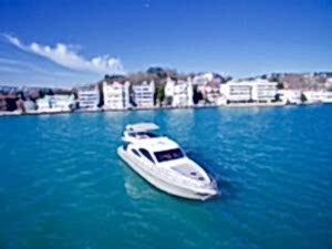 İstanbul Boğazı’nda lüks tekne turu